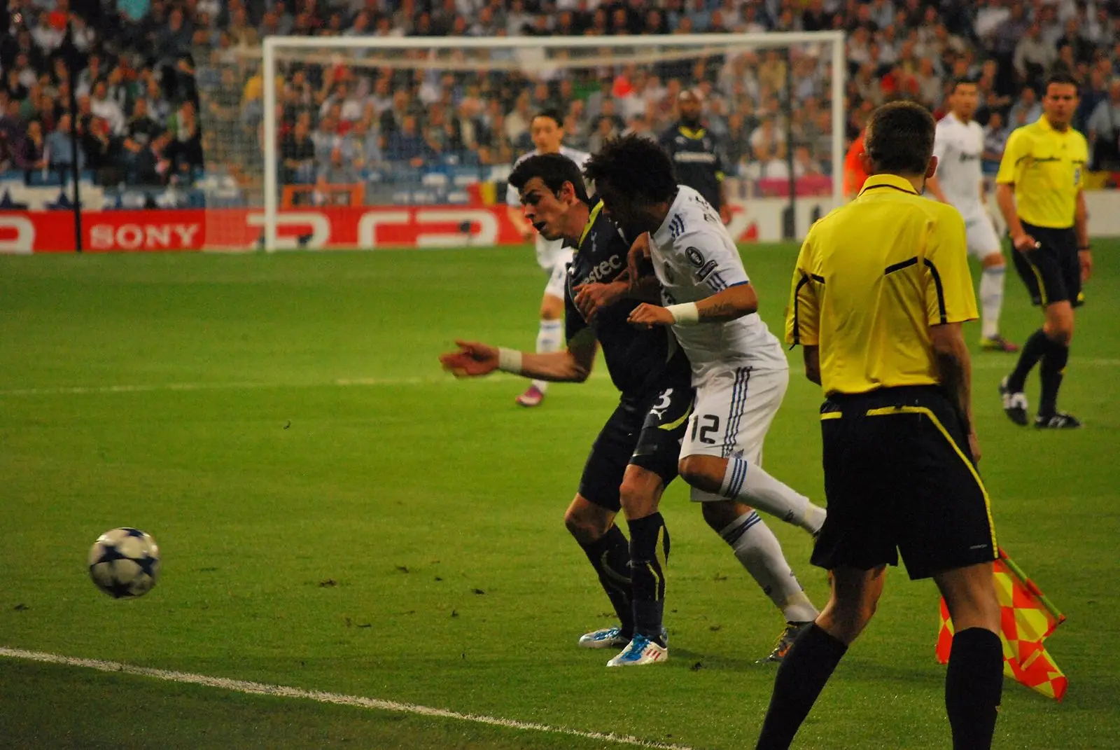 Gareth Bale in Tottenham kit against Marcelo, Real Madrid v Tottenham, 2011