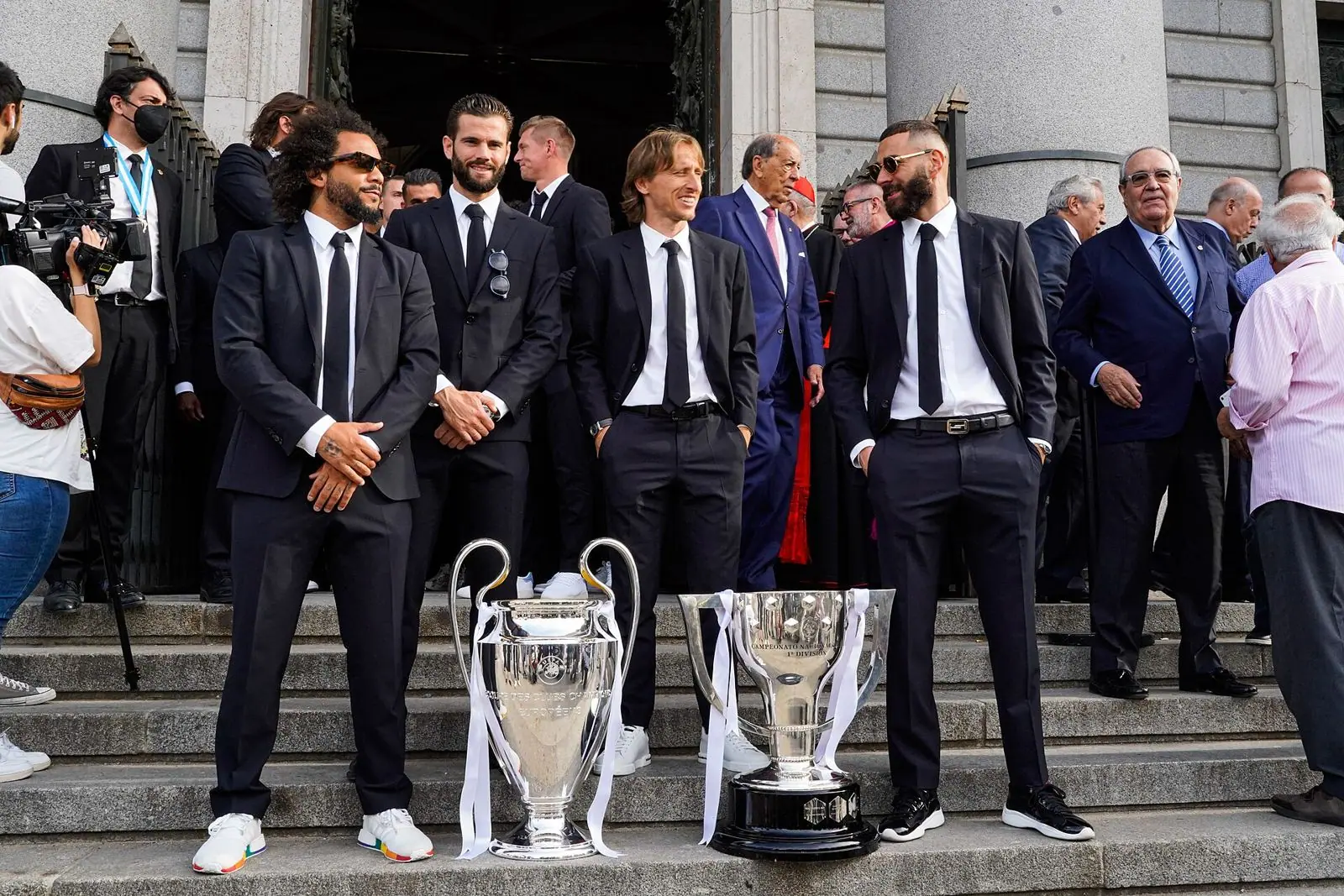 Benzema, Modrić, Marcelo and Nacho with the Champions League trophy at the Almudena