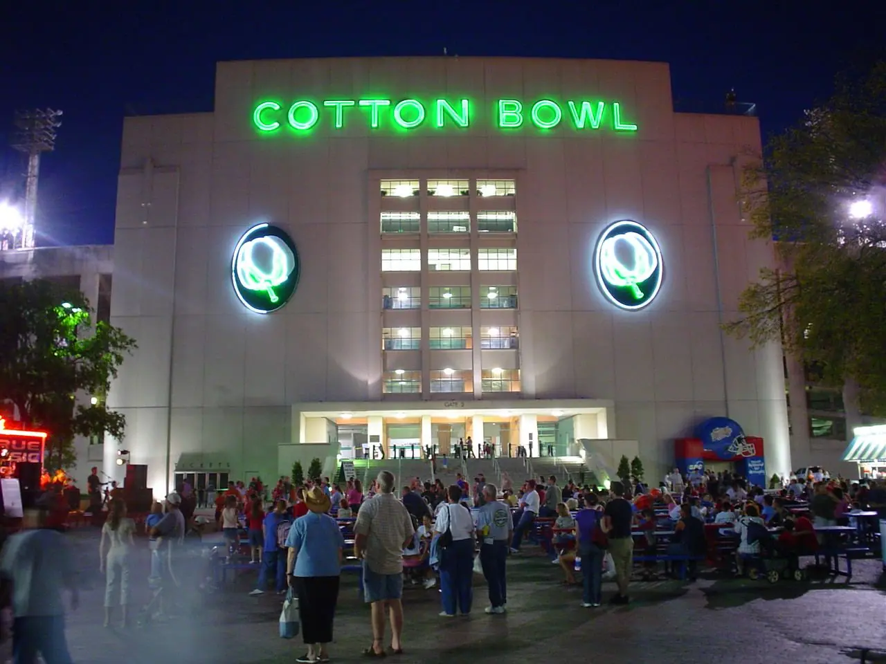 The Cotton Bowl at Fair Park, Dallas, at night, 8 Oct 2004