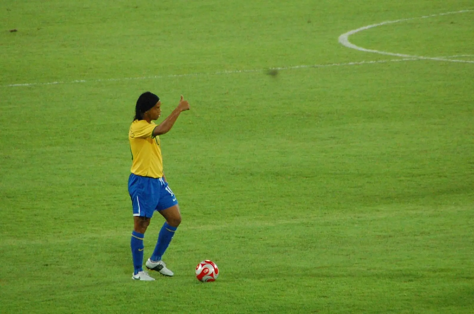 Ronaldinho over a free kick for Brazil, 2008