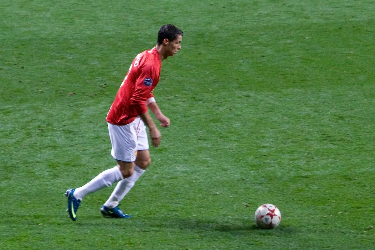 Ronaldo over a free kick at Old Trafford, 2008